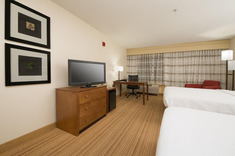 Hotel Courtyard By Marriott Sacramento Folsom Exterior foto